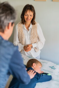 kindermassage, kindermassageworkshop Breda, indermassageworkshop, leren masseren voor kinderen, massagworkshop, kindermassage voor ouders, kindermassage in de klas, onderlinge kindermassage, pestgedrag, aanraken levensboehoefte, oxytocine, vechten, agresssief gedrag, ontspannen klas, leervermogen, concentratieproblemen, leerprestaties, tactiele stimulering, massage voor kinderen, stress, hooggevoeligheid, hsk, hooggevoelige kinderen, hoogsensitieve kinderen, begrenzing, huidstimulatie, hoofdpijn, buikpijn, verbondenheid, stress, spanning, zelfvertrouwen, rust, kinderstress, lichaamsbesef, ADHD, ADD, hooggevoelig, hoogsensitief, HSP, depressie, burn-out, angst, slaapproblemen, concentratieproblemen