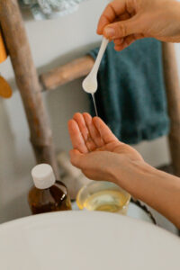 In de praktijk worden natuurlijke oliën gebruikt aromamassage, ontspanningsmassage, energetische massage, wellness, ontspanning, balans, stress